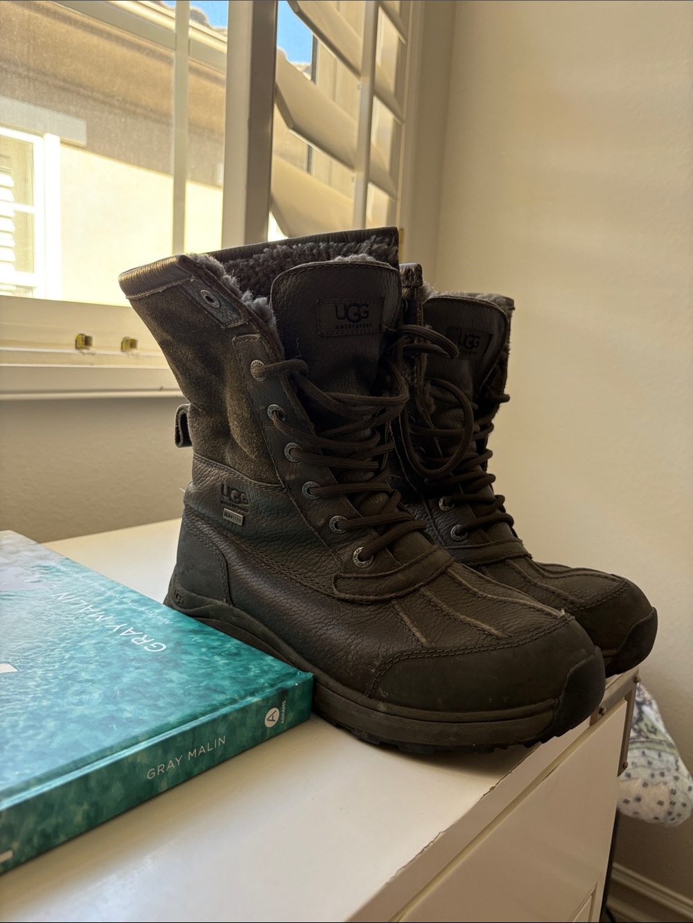 UGG Women’s gray Winter Lace-Up Adirondack Boots